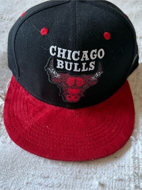 Chicago Bulls Black & Red Snapback Hat